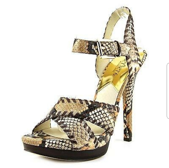 Michael Kors Shoes - Michael Kors Jet Set6 Odessa heals size 8.5